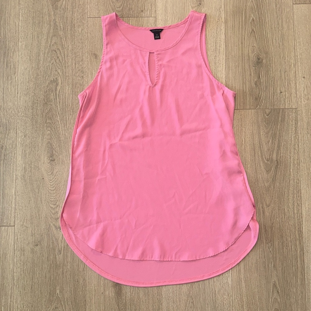 Ann Taylor Sleeveless Tank Rose Pink Blouse with keyhole cutout - size Medium